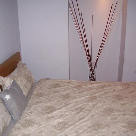 T & E Apartment Budapest Extérieur photo