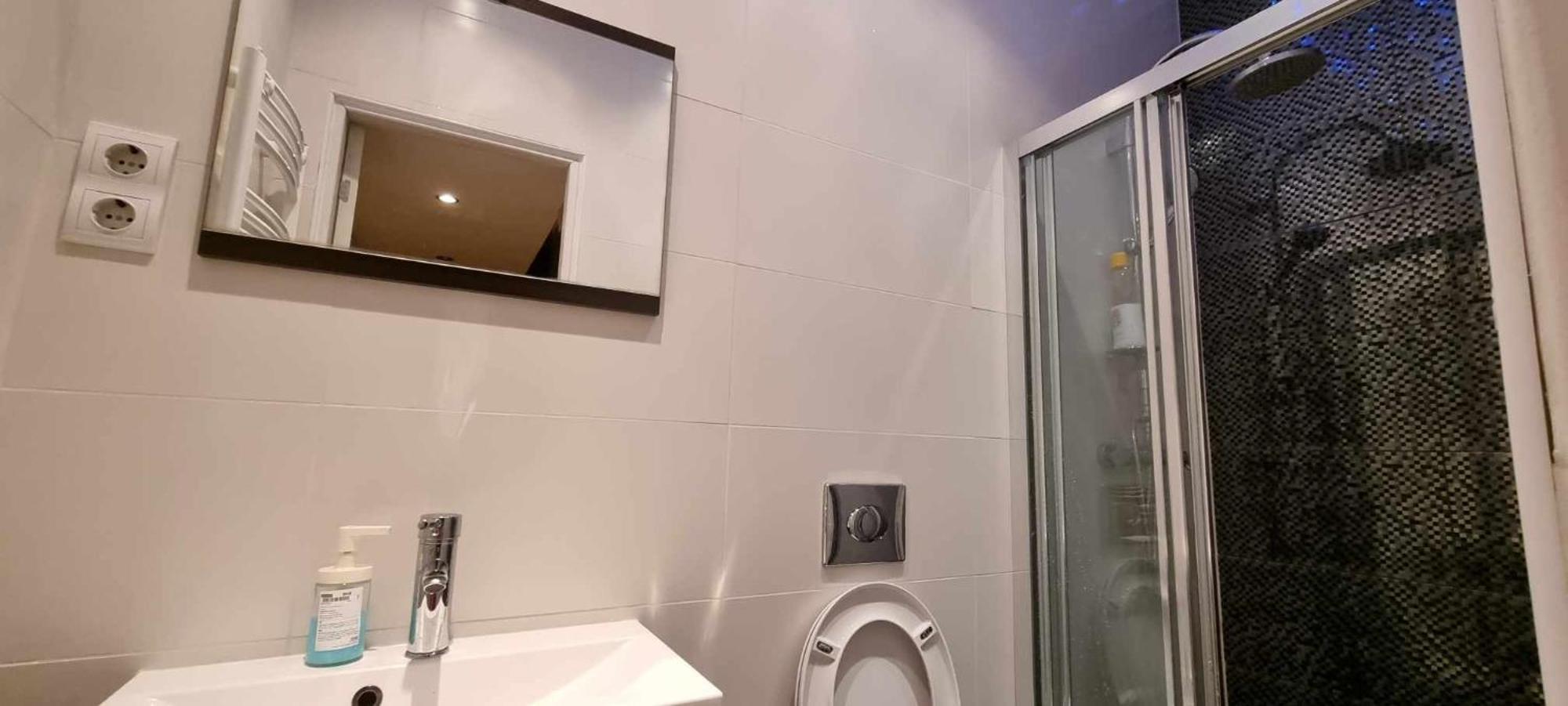 T & E Apartment Budapest Extérieur photo
