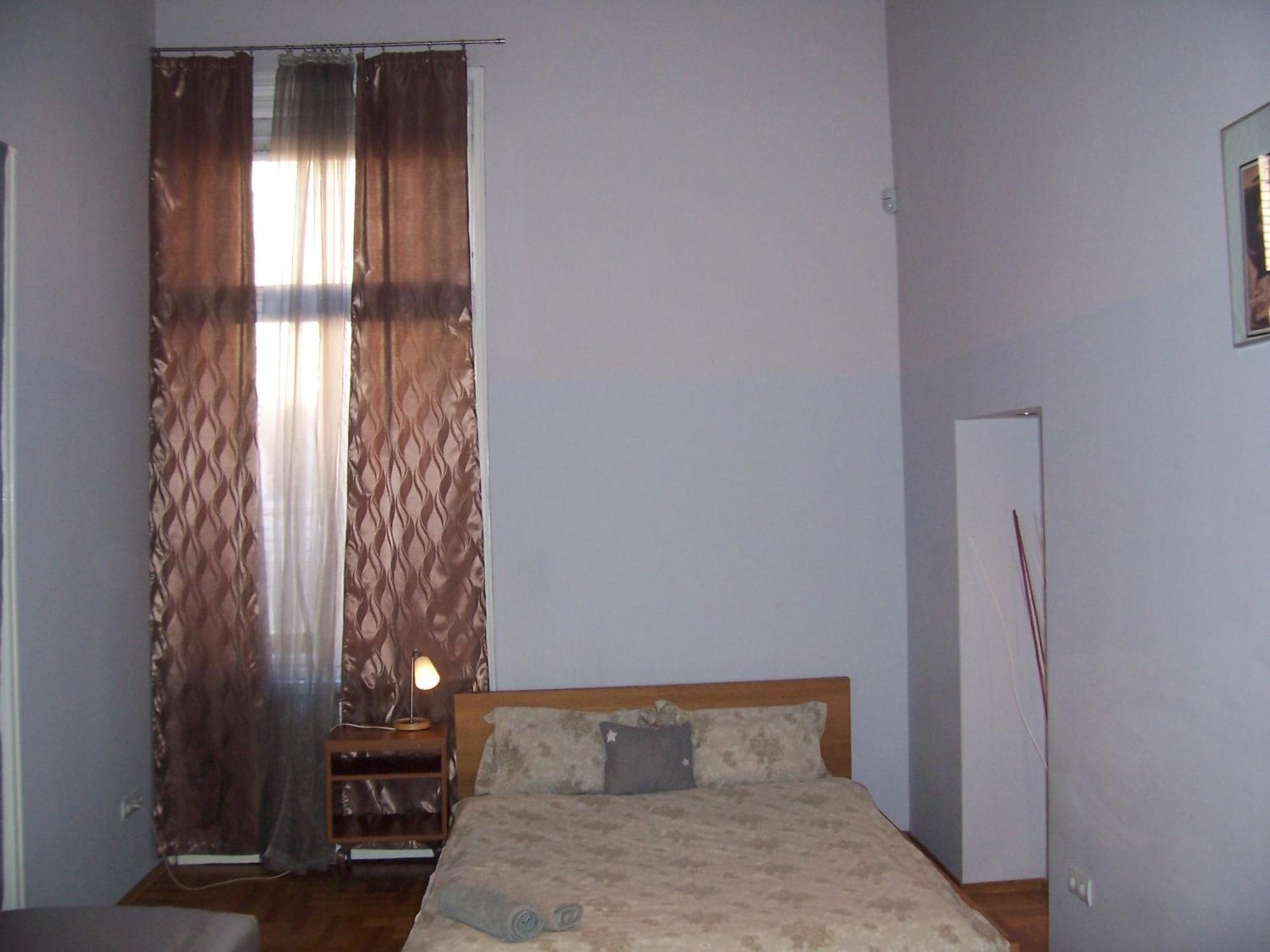 T & E Apartment Budapest Extérieur photo