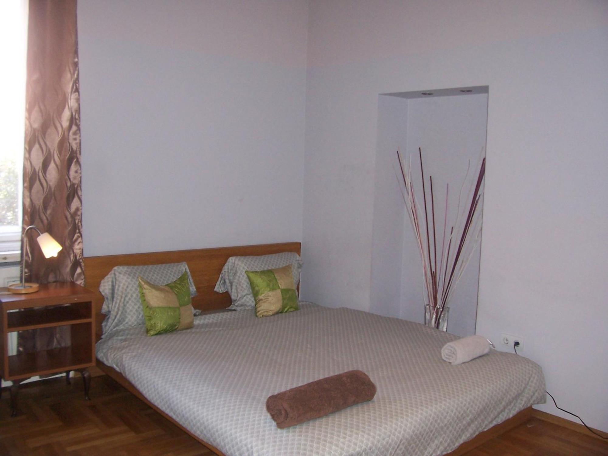 T & E Apartment Budapest Extérieur photo